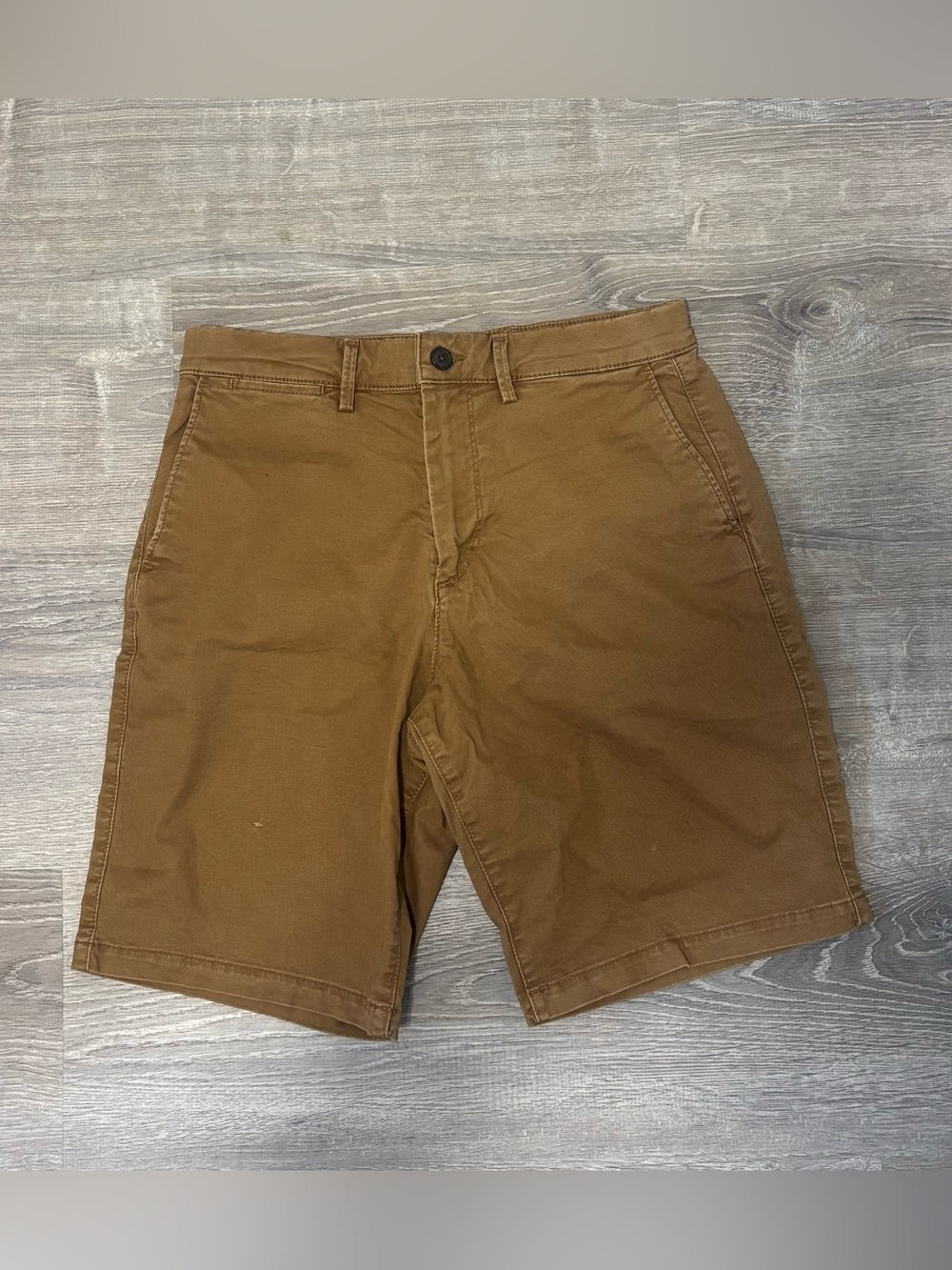 Gap Essential Khaki 10" Shorts Men Size 29